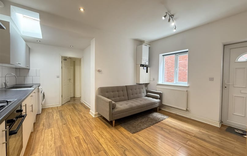 Middle Street, Beeston - Image 1